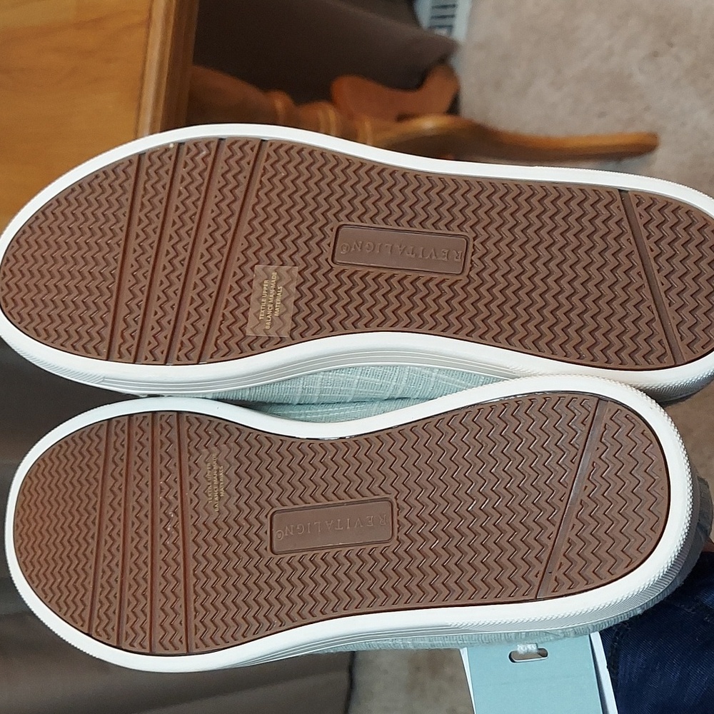 NWT Revitalign Santa Margarita Slip On Sneakers Size 8.5B - Picture 6 of 6
